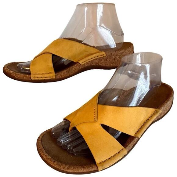 Clarks Suede Cork Slip On Sandals FlipFlop Yellow Sz 9 M Womens Bohemian Comfort - Picture 1 of 13